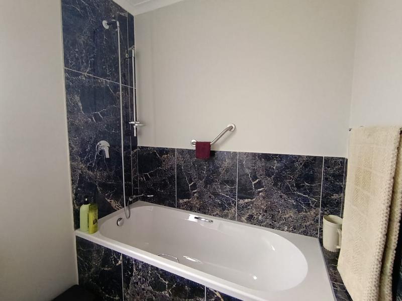4 Bedroom Property for Sale in Albertinia Western Cape